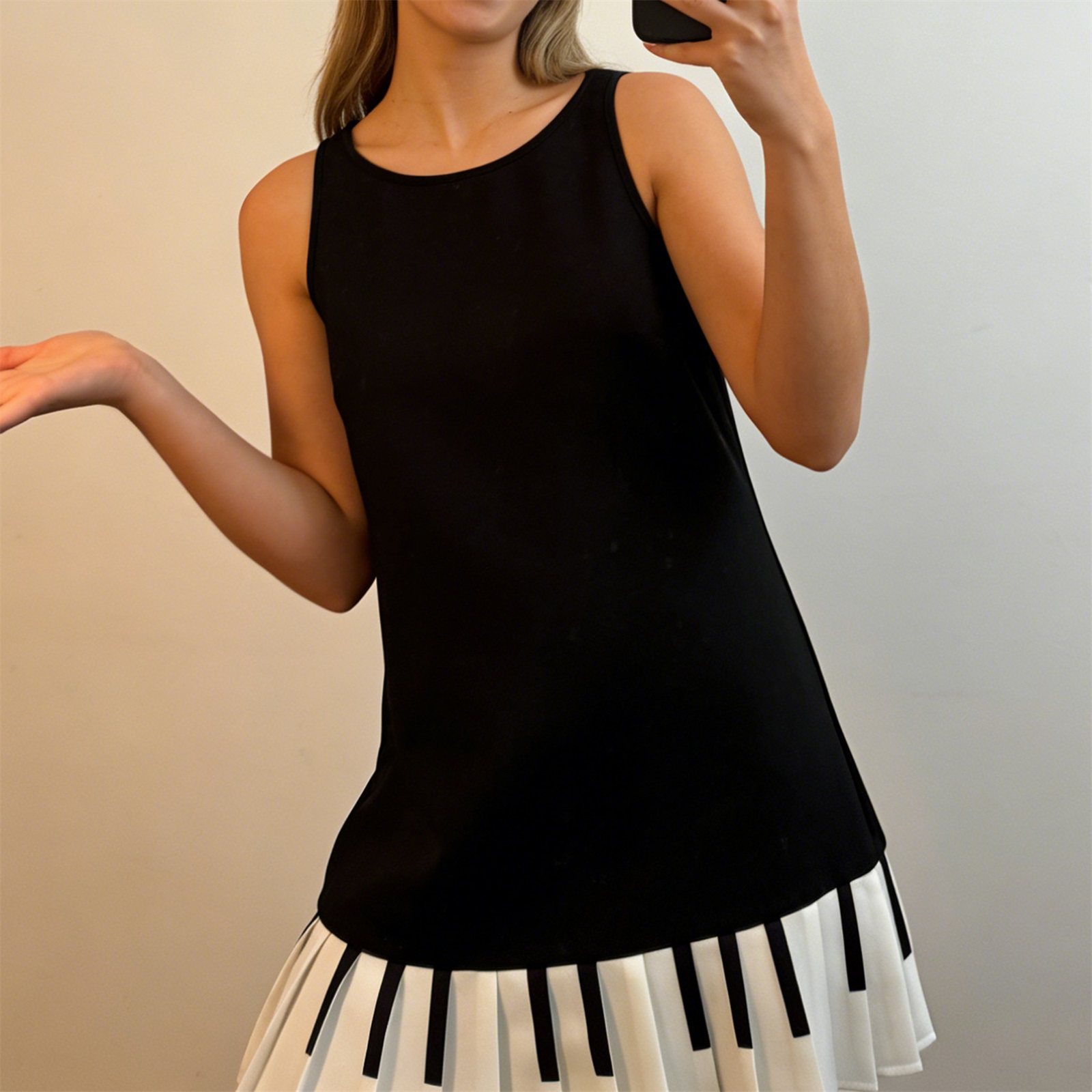 Y2K Backless Halter Mini Dress - Kadınlar için Y2K Piyano Tuşu Pileli