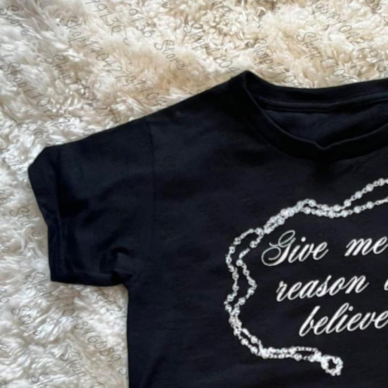 2000'ler Kadın Giyim Y2K Kıyaf - Y2K Graphic Baby Tee Crop incelemesi ve fiyatı